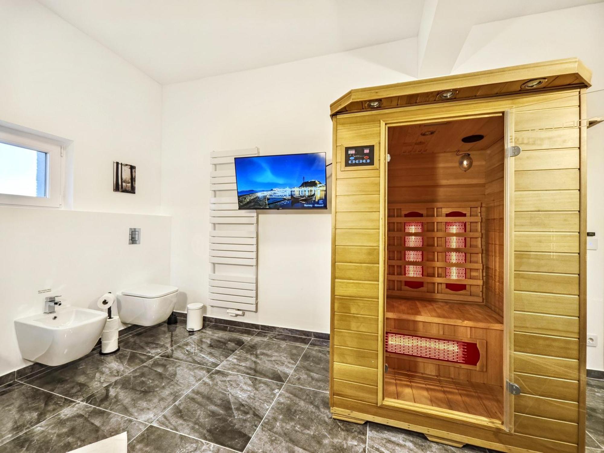 Apartment Designer Loft Fuer Bis Zu 15, Whirlpool, Infrarotsauna, Billard, Pokertisch, 2 Baeder Nürnberg