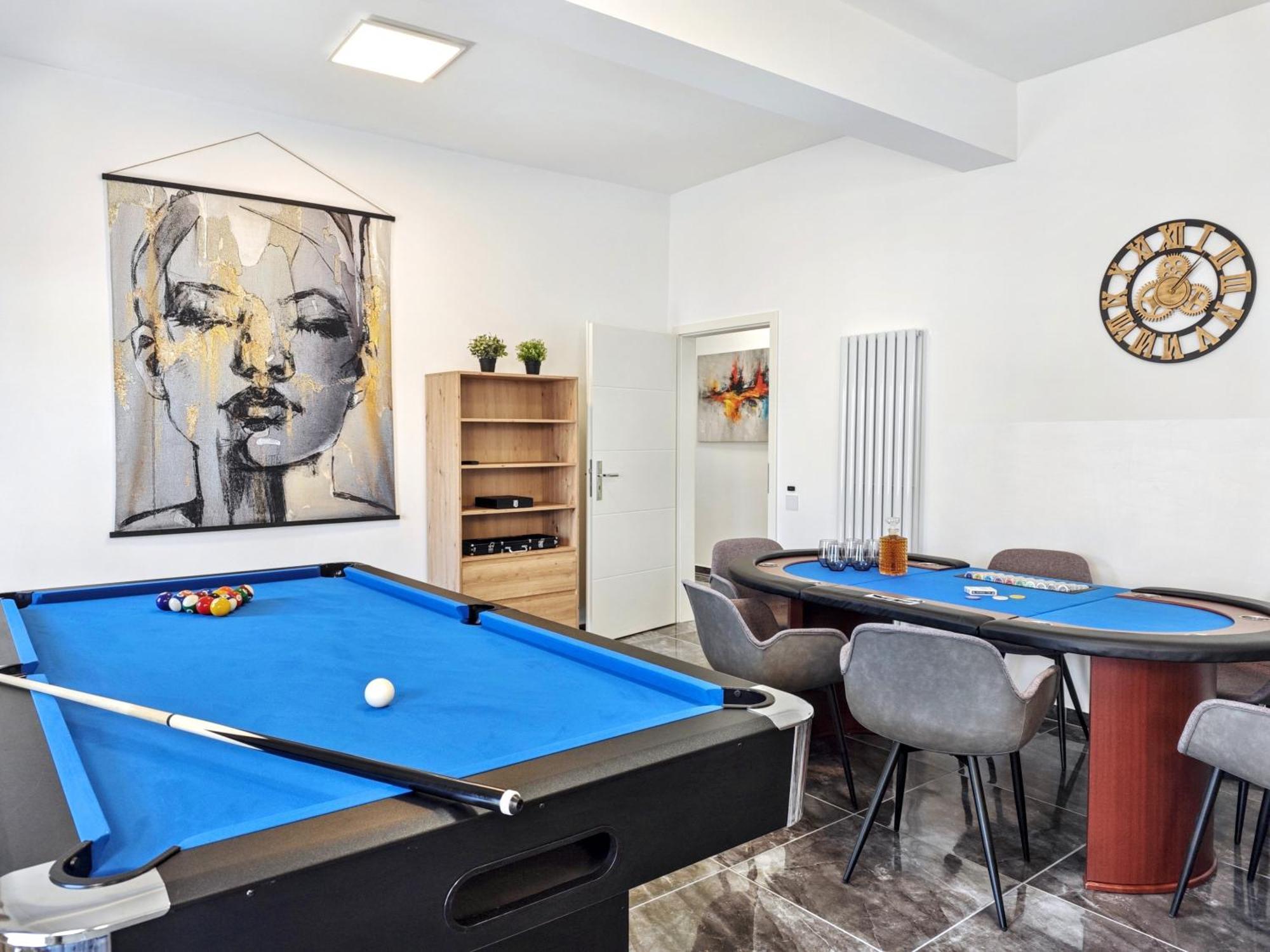 Designer Loft Fuer Bis Zu 15, Whirlpool, Infrarotsauna, Billard, Pokertisch, 2 Baeder Nürnberg
