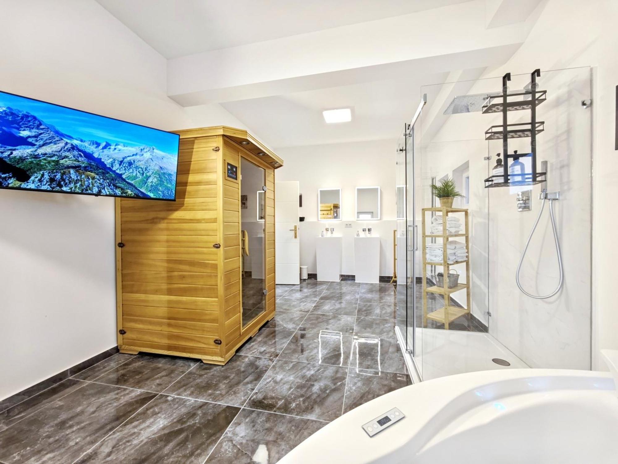 Designer Loft Fuer Bis Zu 15, Whirlpool, Infrarotsauna, Billard, Pokertisch, 2 Baeder * Nürnberg