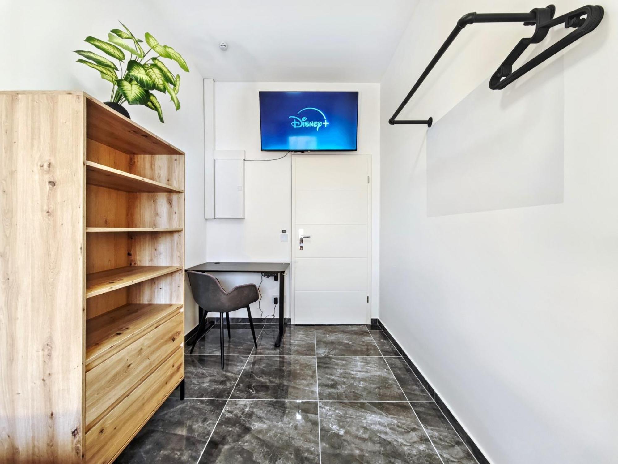 Apartment Designer Loft Fuer Bis Zu 15, Whirlpool, Infrarotsauna, Billard, Pokertisch, 2 Baeder