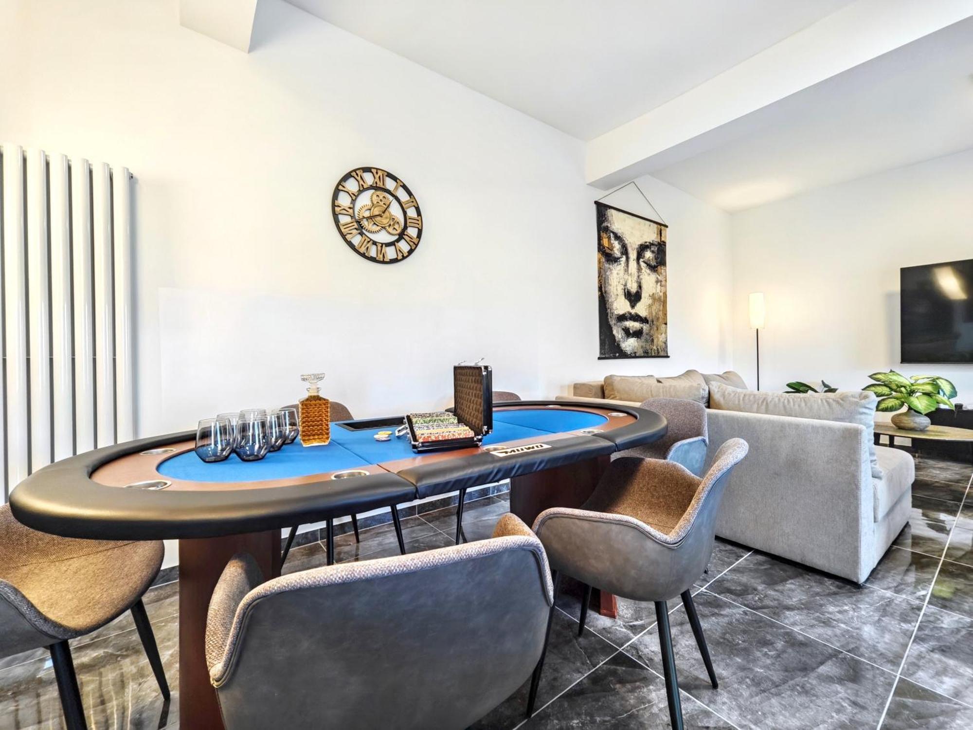 Designer Loft Fuer Bis Zu 15, Whirlpool, Infrarotsauna, Billard, Pokertisch, 2 Baeder Apartment Nürnberg