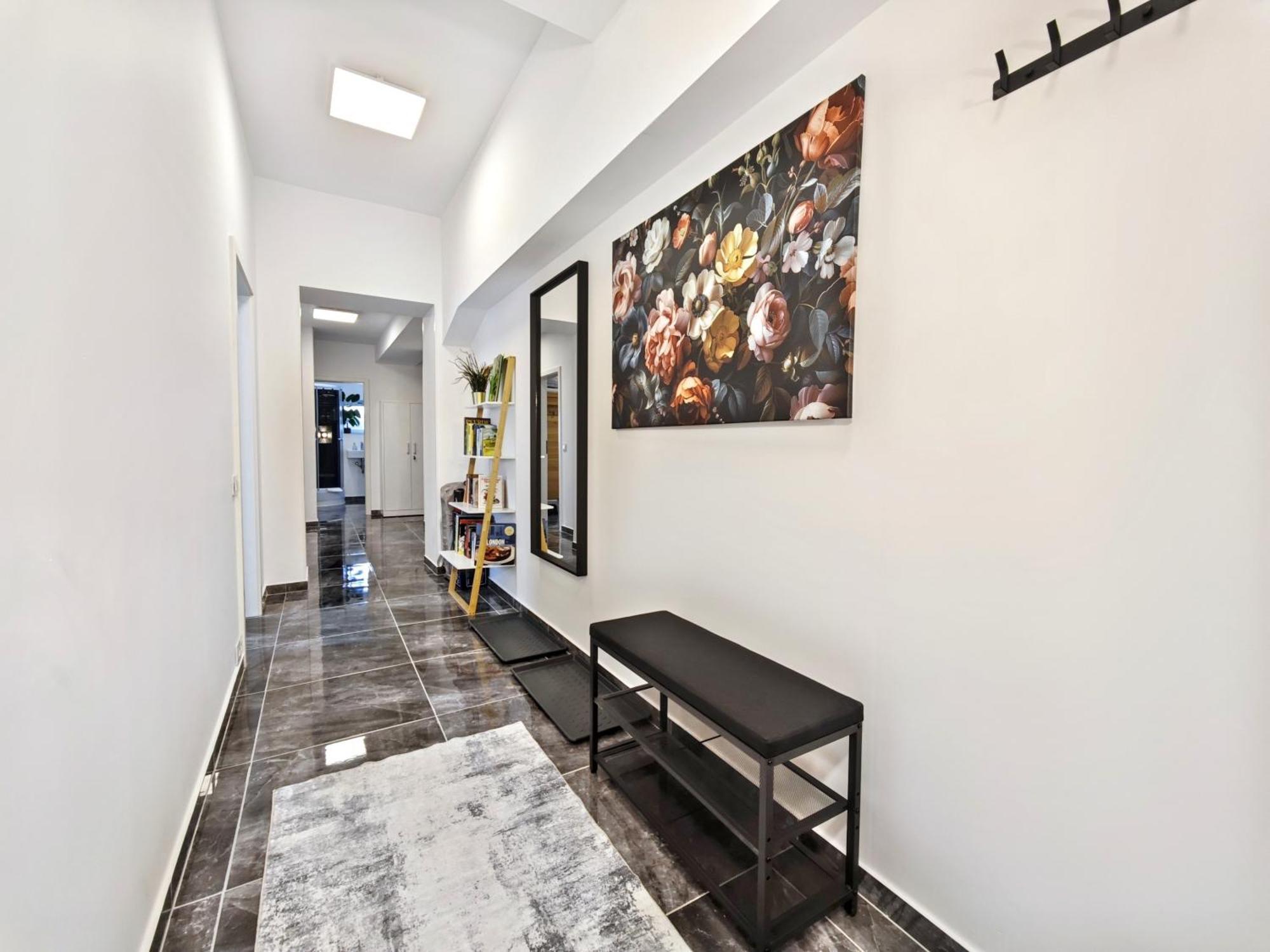 Designer Loft Fuer Bis Zu 15, Whirlpool, Infrarotsauna, Billard, Pokertisch, 2 Baeder Apartment *