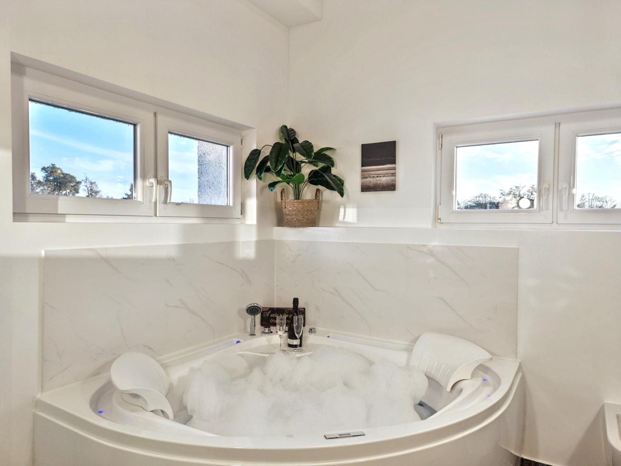 Designer Loft Fuer Bis Zu 15, Whirlpool, Infrarotsauna, Billard, Pokertisch, 2 Baeder