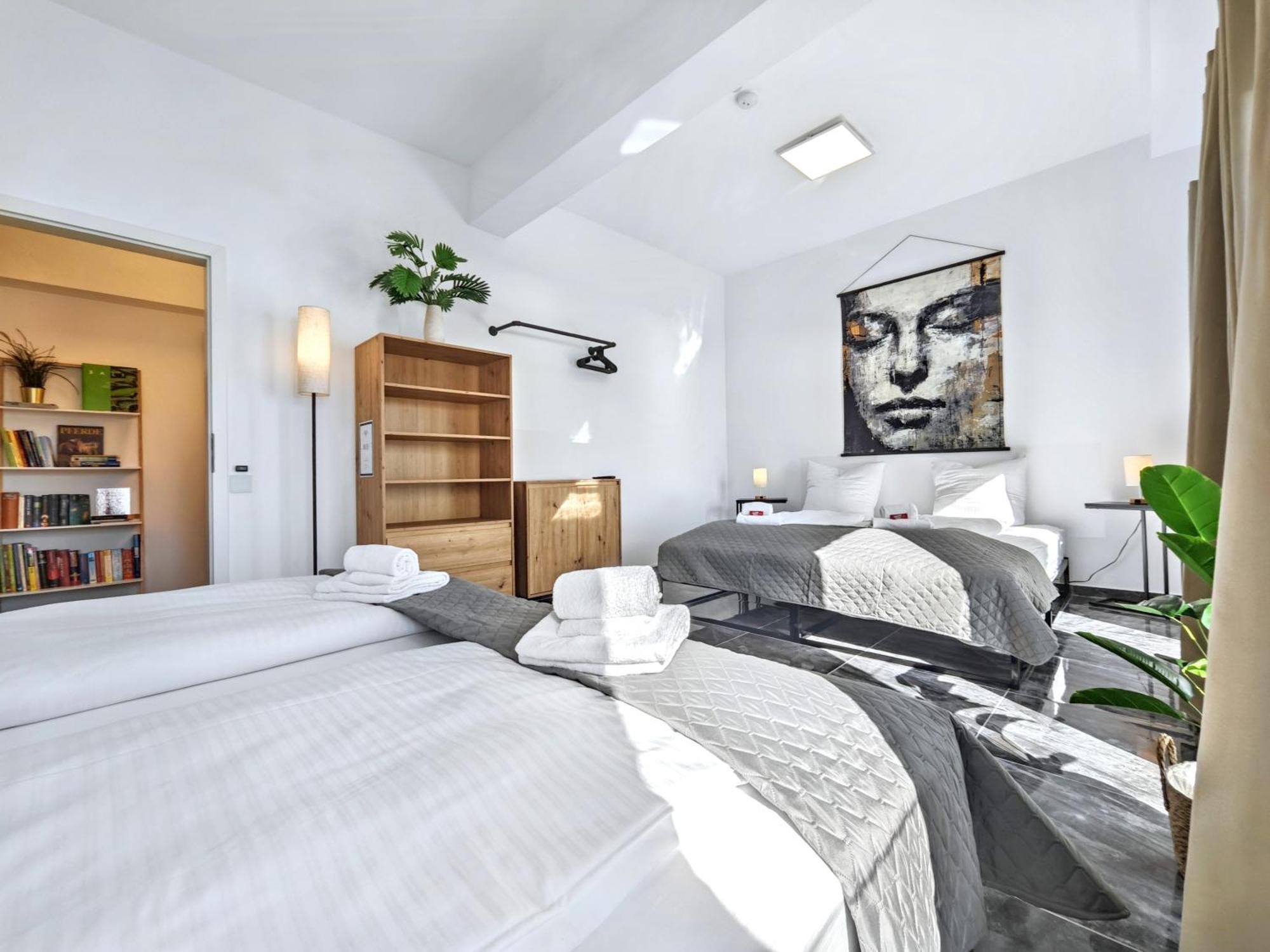 Apartment Designer Loft Fuer Bis Zu 15, Whirlpool, Infrarotsauna, Billard, Pokertisch, 2 Baeder Nürnberg